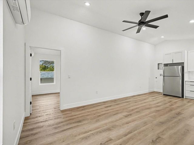 1751 27TH AVENUE N, St Petersburg, FL 33713