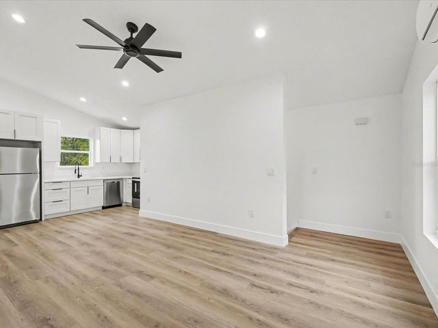 1751 27TH AVENUE N, St Petersburg, FL 33713