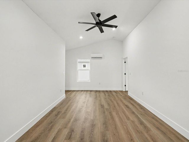 1751 27TH AVENUE N, St Petersburg, FL 33713