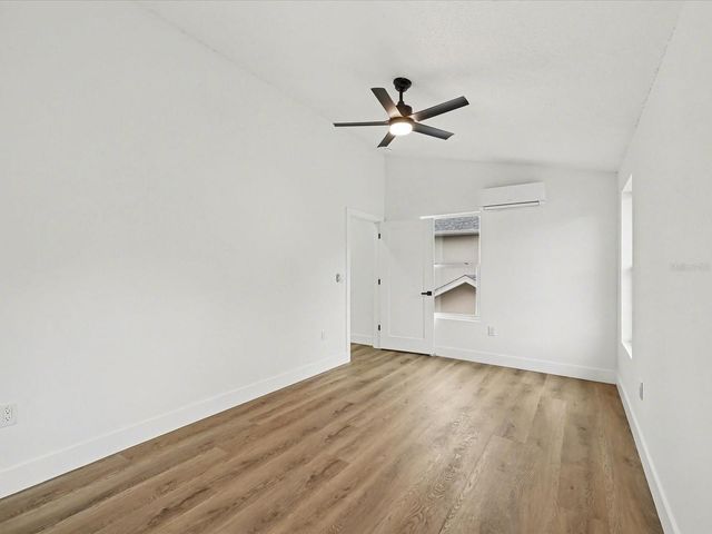 1751 27TH AVENUE N, St Petersburg, FL 33713