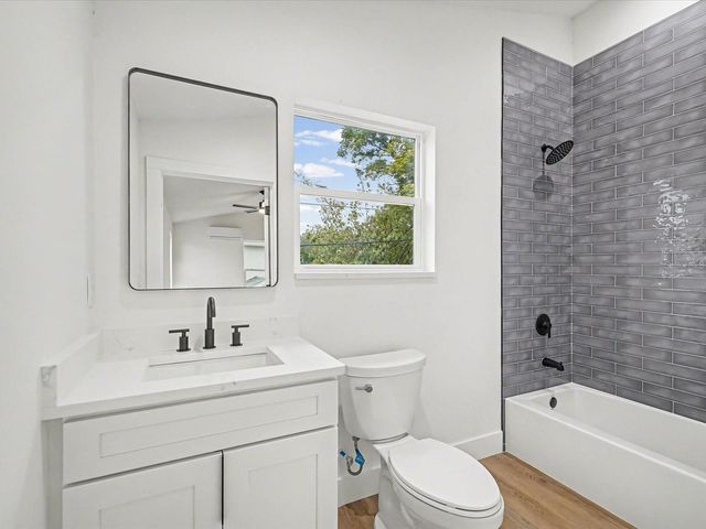 1751 27TH AVENUE N, St Petersburg, FL 33713