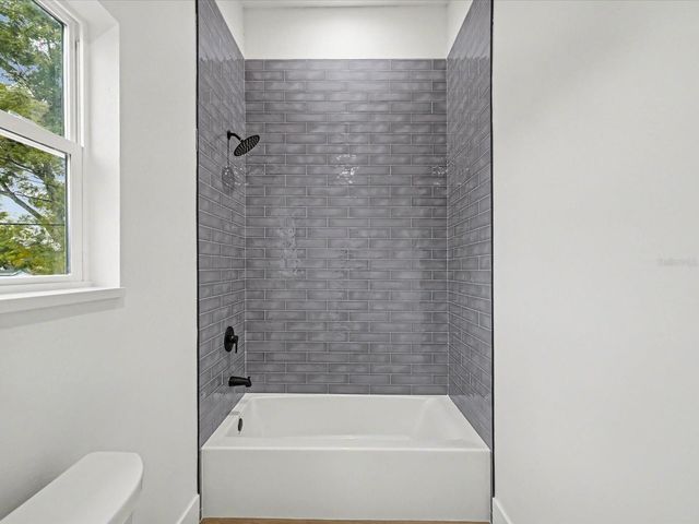 1751 27TH AVENUE N, St Petersburg, FL 33713