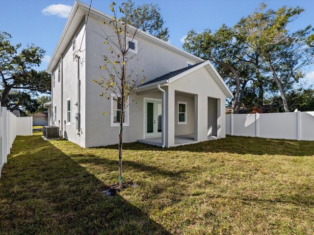 1751 27TH AVENUE N, St Petersburg, FL 33713