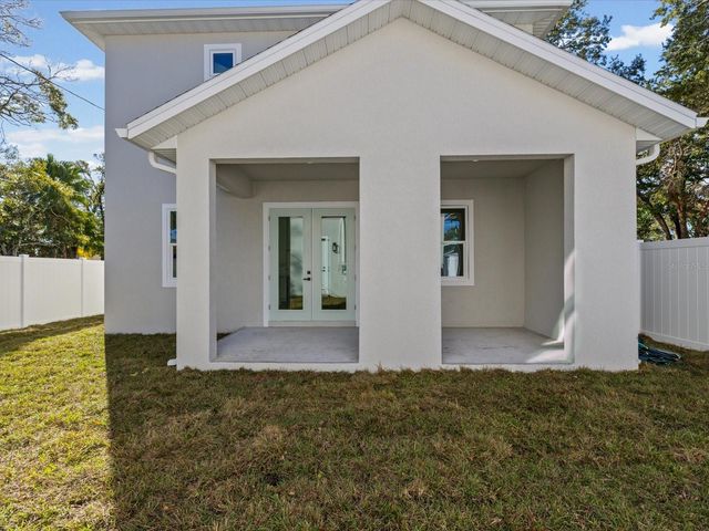 1751 27TH AVENUE N, St Petersburg, FL 33713