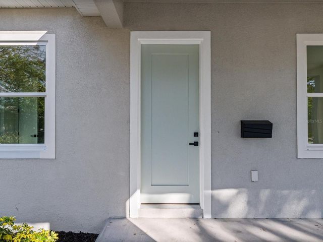 1751 27TH AVENUE N, St Petersburg, FL 33713