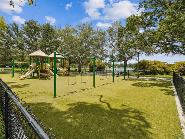 1751 27TH AVENUE N, St Petersburg, FL 33713