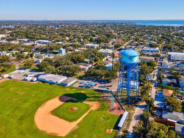 1751 27TH AVENUE N, St Petersburg, FL 33713