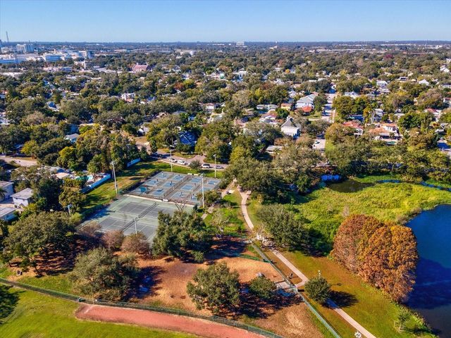 1751 27TH AVENUE N, St Petersburg, FL 33713