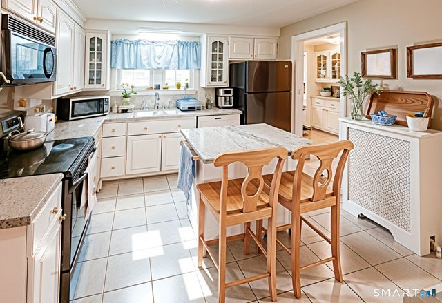 84 Grennan Road, West Hartford, CT 06107