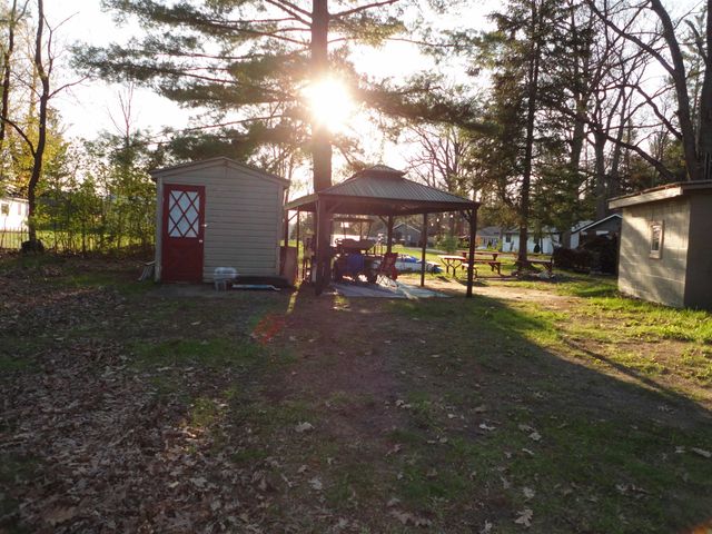 305 Maple Street, Lake, MI 48632