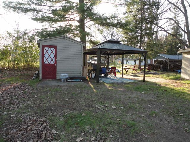 305 Maple Street, Lake, MI 48632