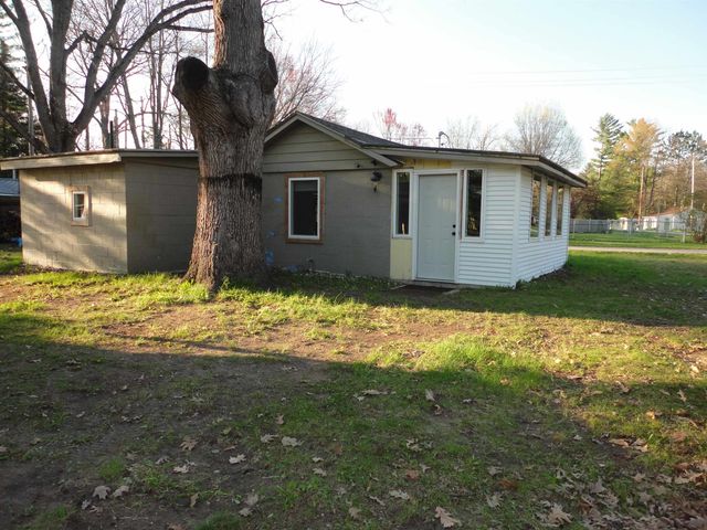 305 Maple Street, Lake, MI 48632