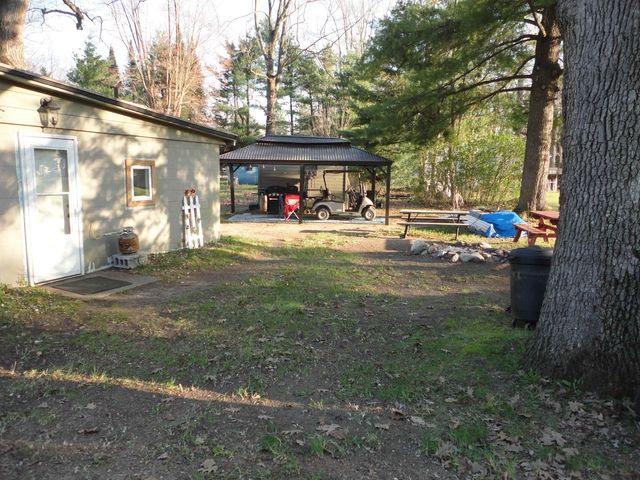 305 Maple Street, Lake, MI 48632
