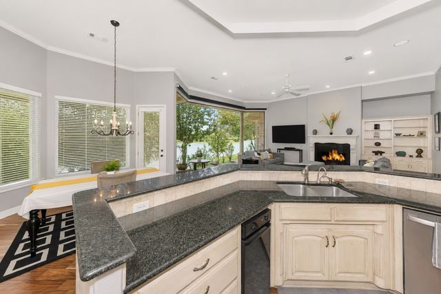 5974 River Bend Drive, Benbrook, TX 76132