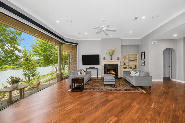 5974 River Bend Drive, Benbrook, TX 76132