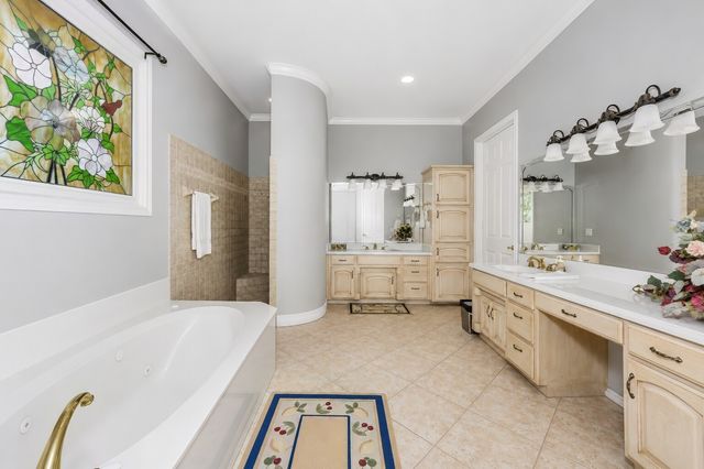 5974 River Bend Drive, Benbrook, TX 76132