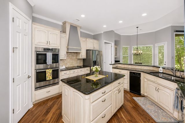 5974 River Bend Drive, Benbrook, TX 76132