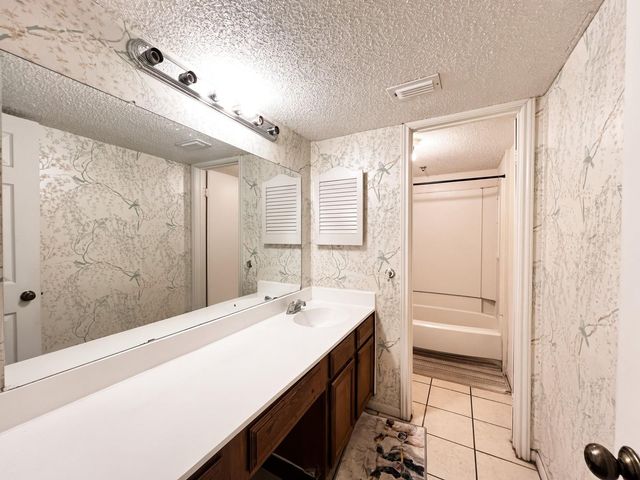 8359 Sands Point Drive 218, Houston, TX 77036