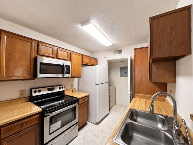 8359 Sands Point Drive 218, Houston, TX 77036