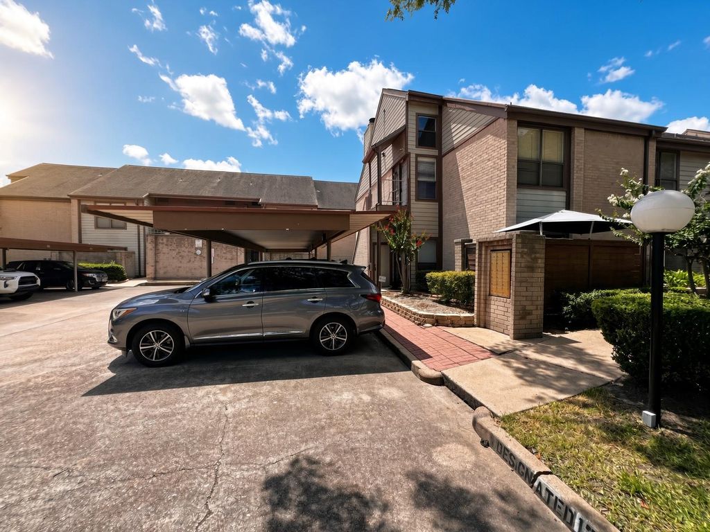 8359 Sands Point Drive 218, Houston, TX 77036