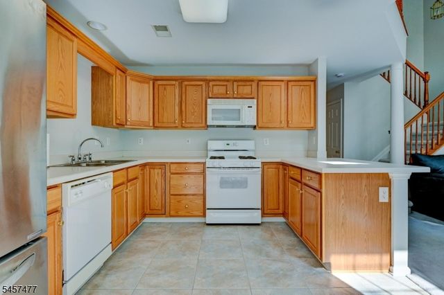 103 Cricket Hill Cir, South Brunswick Twp., NJ 08540