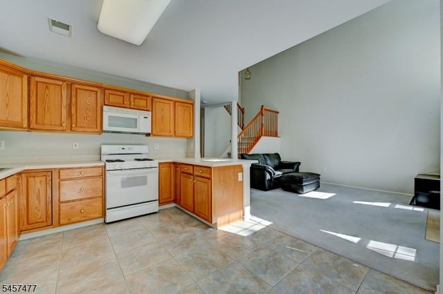 103 Cricket Hill Cir, South Brunswick Twp., NJ 08540