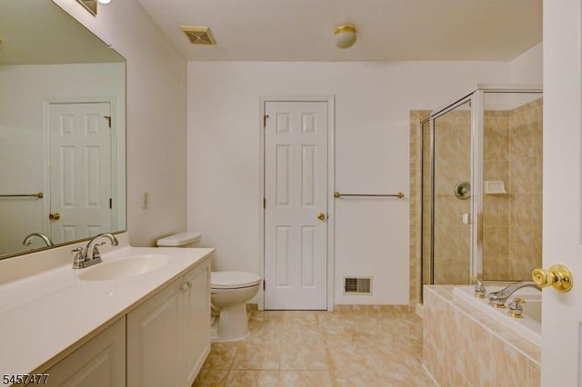 103 Cricket Hill Cir, South Brunswick Twp., NJ 08540