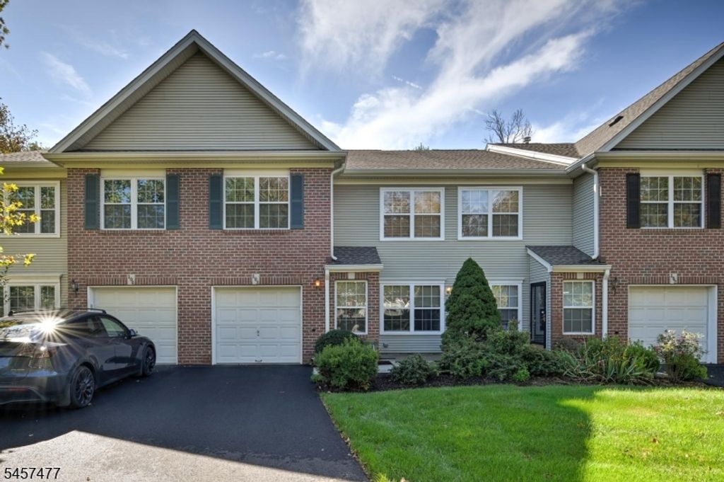 103 Cricket Hill Cir, South Brunswick Twp., NJ 08540