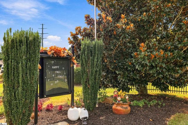 9 Hollow Tree Way, Greenville, SC 29605
