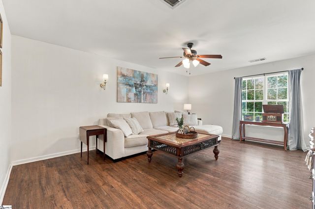9 Hollow Tree Way, Greenville, SC 29605