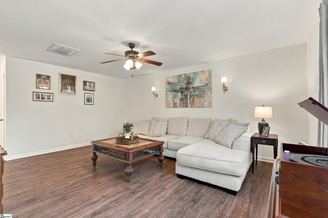 9 Hollow Tree Way, Greenville, SC 29605