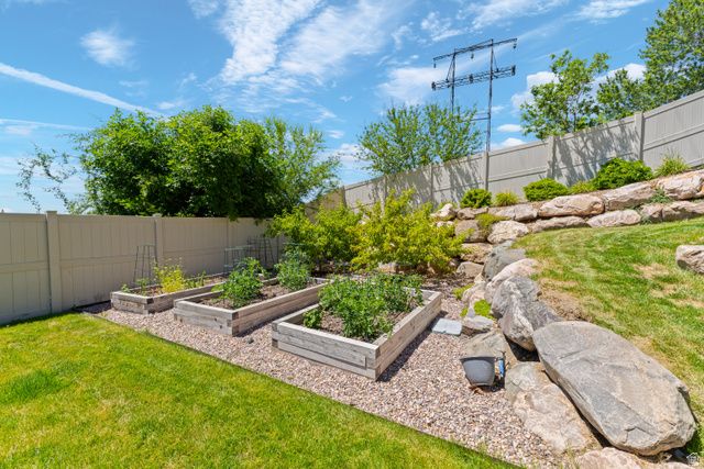 576 S 1800 E, Fruit Heights, UT 84037