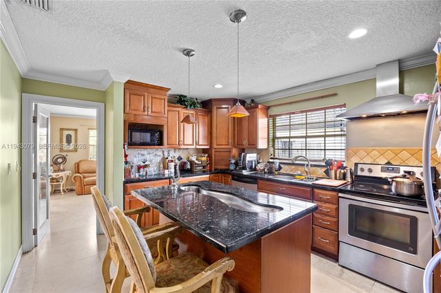 15330 SW 170th Ter, Miami, FL 33187