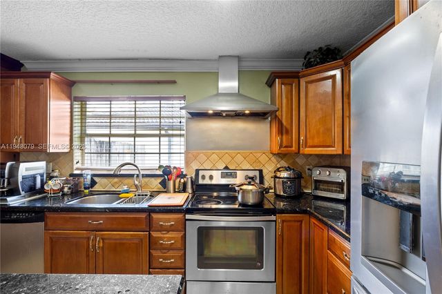 15330 SW 170th Ter, Miami, FL 33187