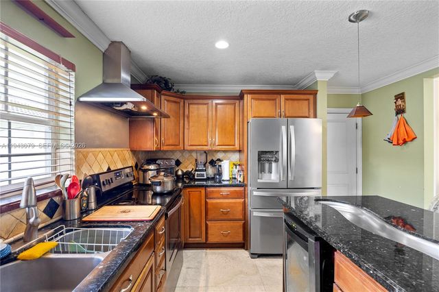 15330 SW 170th Ter, Miami, FL 33187