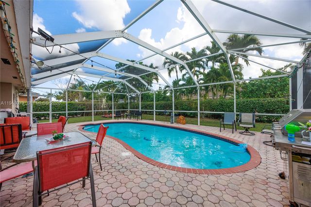 15330 SW 170th Ter, Miami, FL 33187