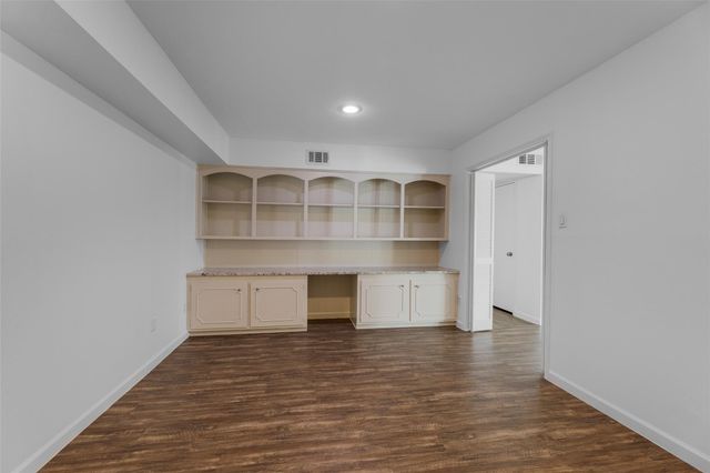 361 N Post Oak Lane 131, Houston, TX 77024