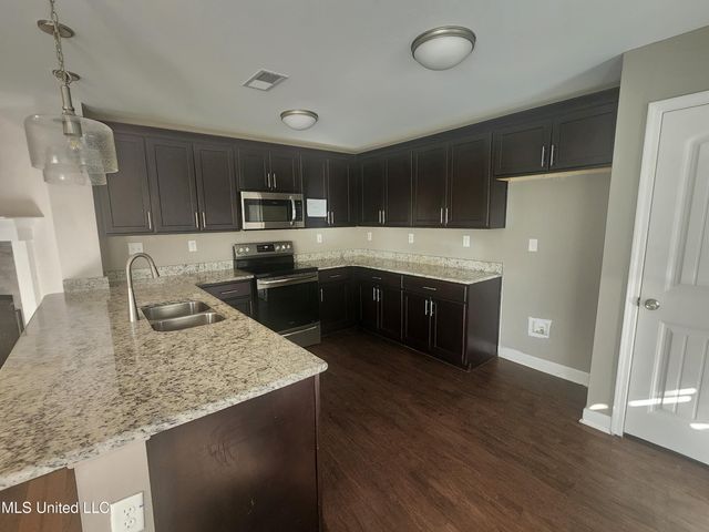 2323 Killeglan Cove, Southaven, MS 38672