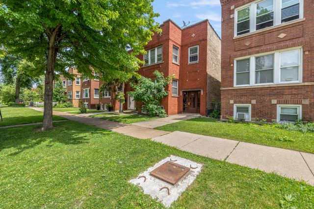 3031 N DAVLIN Court, Chicago, IL 60618