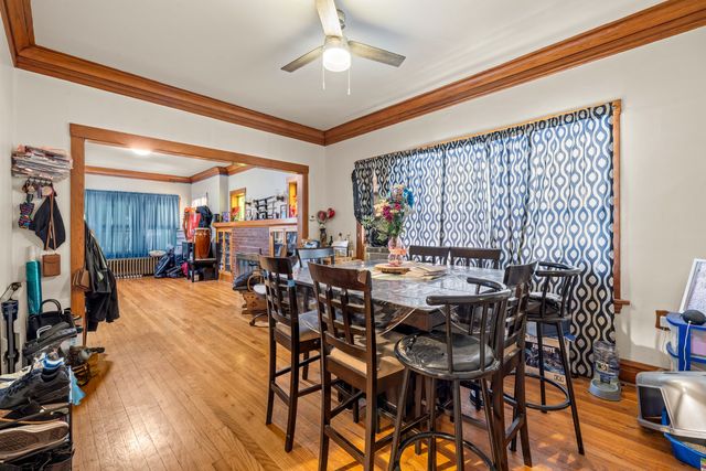 3031 N DAVLIN Court, Chicago, IL 60618