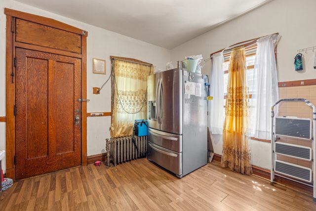 3031 N DAVLIN Court, Chicago, IL 60618