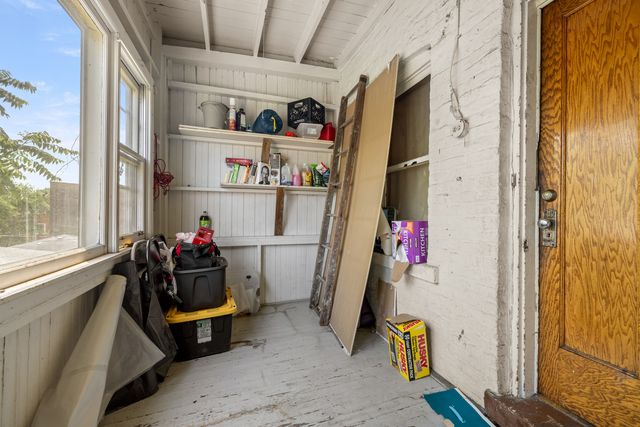 3031 N DAVLIN Court, Chicago, IL 60618