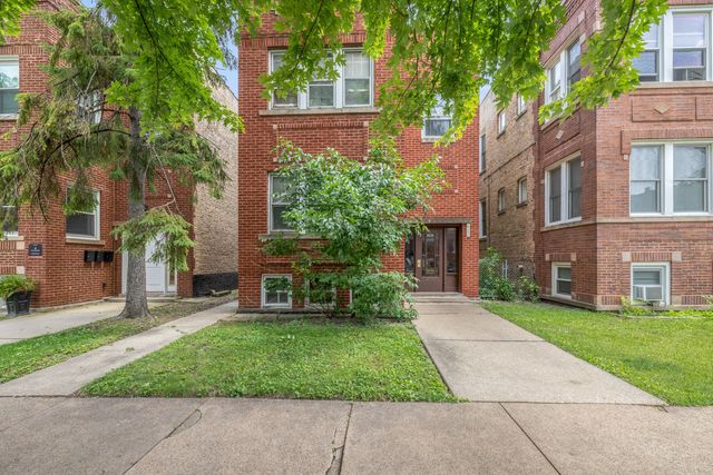 3031 N DAVLIN Court, Chicago, IL 60618