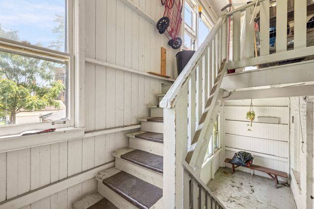 3031 N DAVLIN Court, Chicago, IL 60618