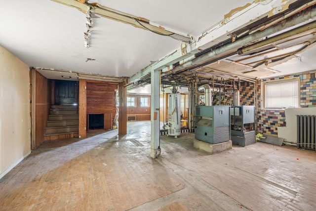 3031 N DAVLIN Court, Chicago, IL 60618