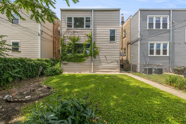 3031 N DAVLIN Court, Chicago, IL 60618