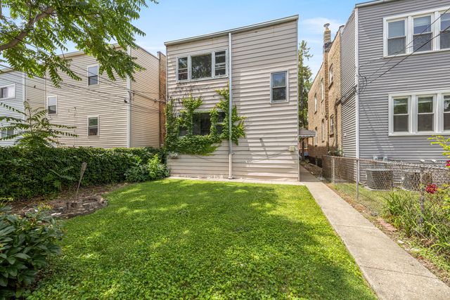 3031 N DAVLIN Court, Chicago, IL 60618