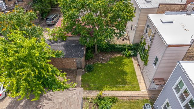 3031 N DAVLIN Court, Chicago, IL 60618