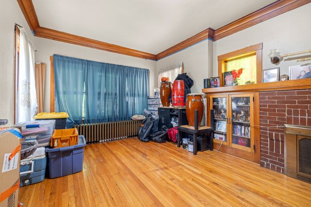 3031 N DAVLIN Court, Chicago, IL 60618