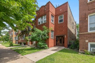 3031 N DAVLIN Court, Chicago, IL 60618